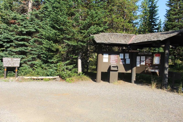 Lizard Creek Campground registration and campground information.